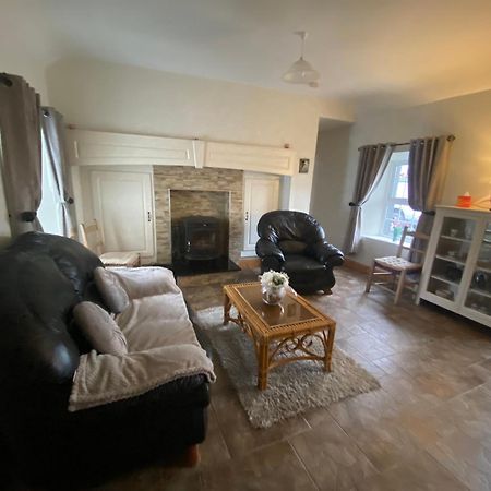 Cheerful 3 Bedroom Country Farm House Ennis Esterno foto
