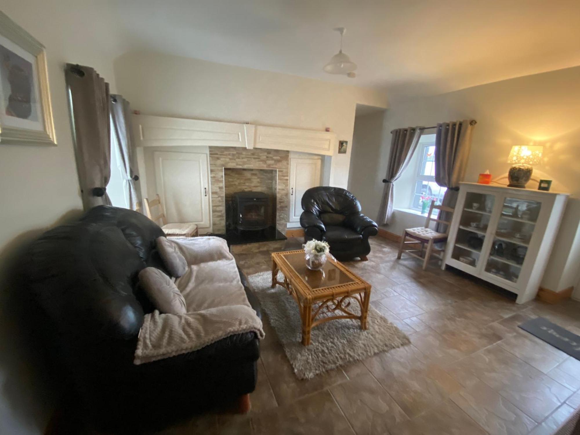 Cheerful 3 Bedroom Country Farm House Ennis Esterno foto