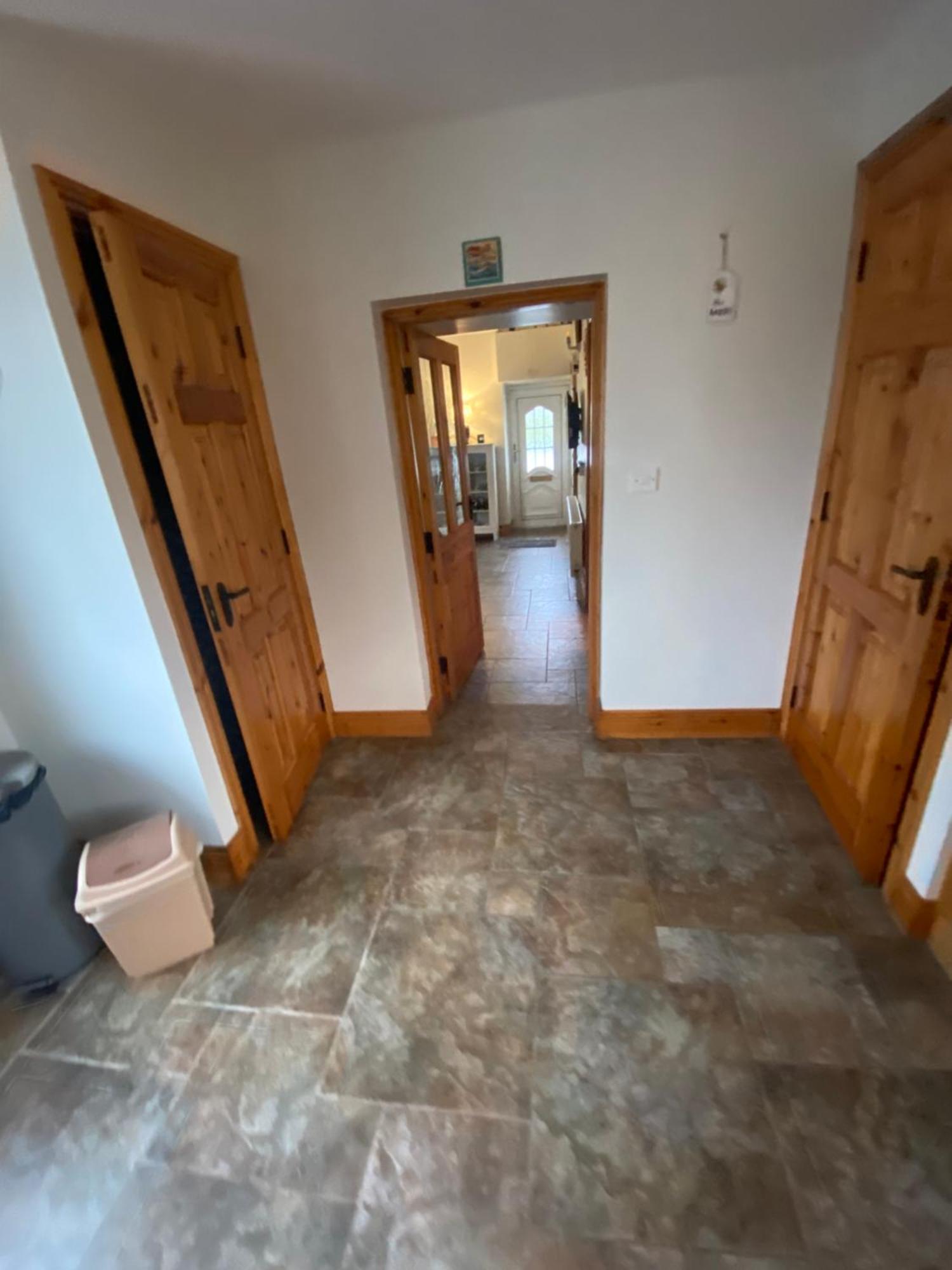 Cheerful 3 Bedroom Country Farm House Ennis Esterno foto