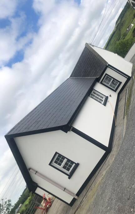 Cheerful 3 Bedroom Country Farm House Ennis Esterno foto
